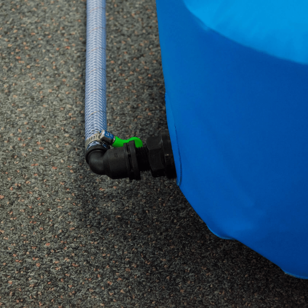 Close-up of Fleximake DW110B bladder with reinforced TPU and fittings